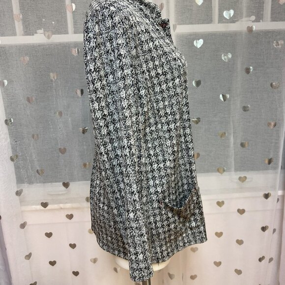 #160 Chico's Grey White Checkered Button-Down Dress Shirt Size 3 (16) - Picture 2 of 6